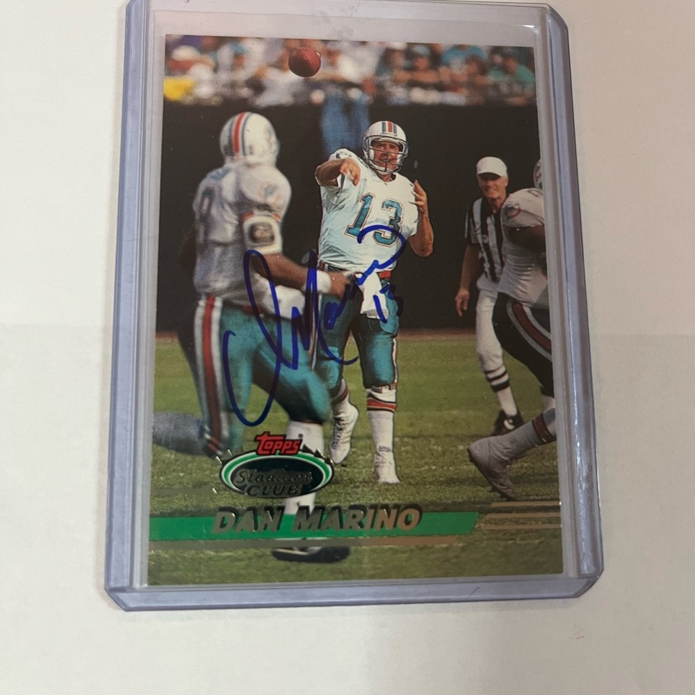 Topps Dan Marino Green and White Football Card